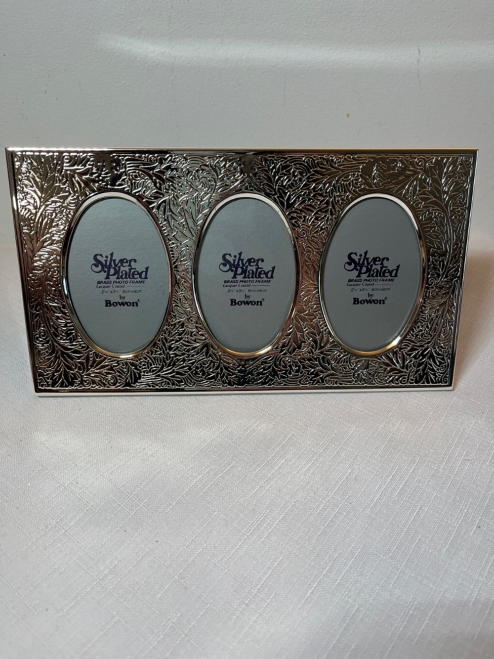 New Bowon triple-oval photo frame silver-plated textured finish 2.5 x 3.5”